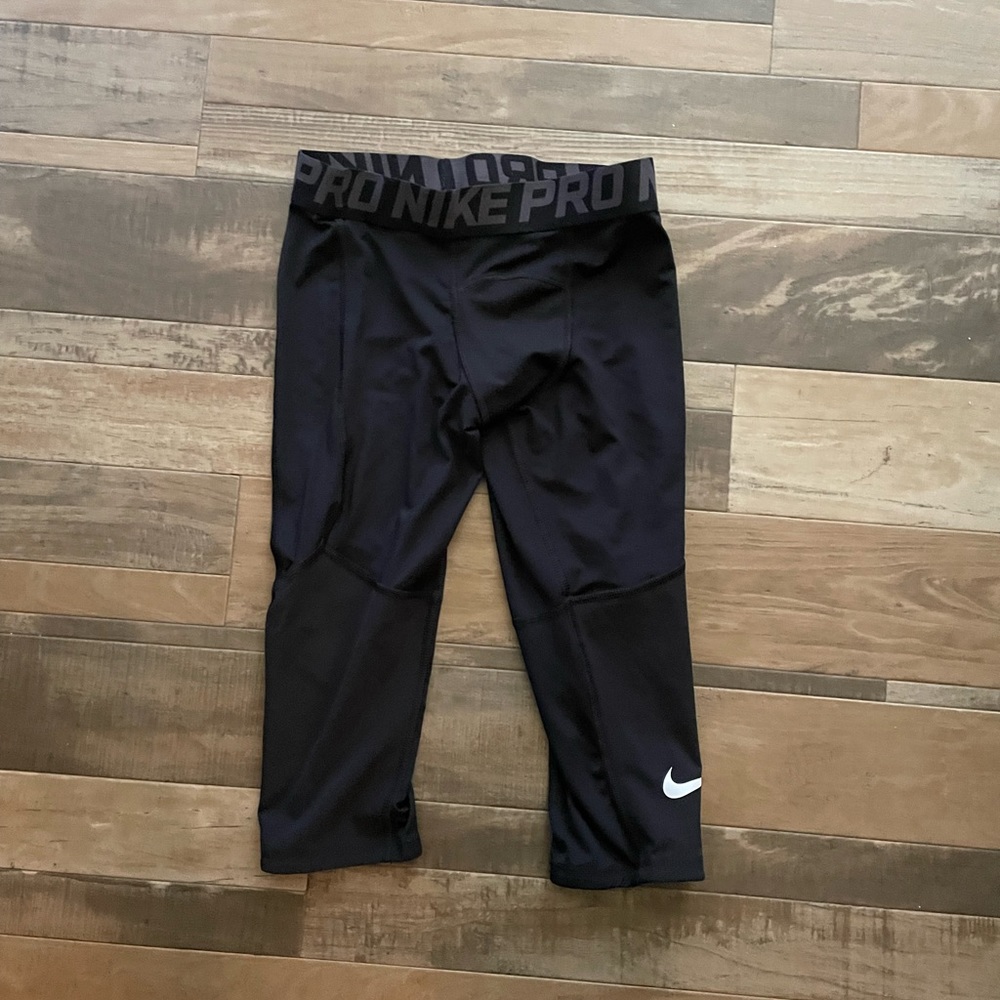 Nike Dri-Fit girls/youth cropped athletic leggings, NWOT
